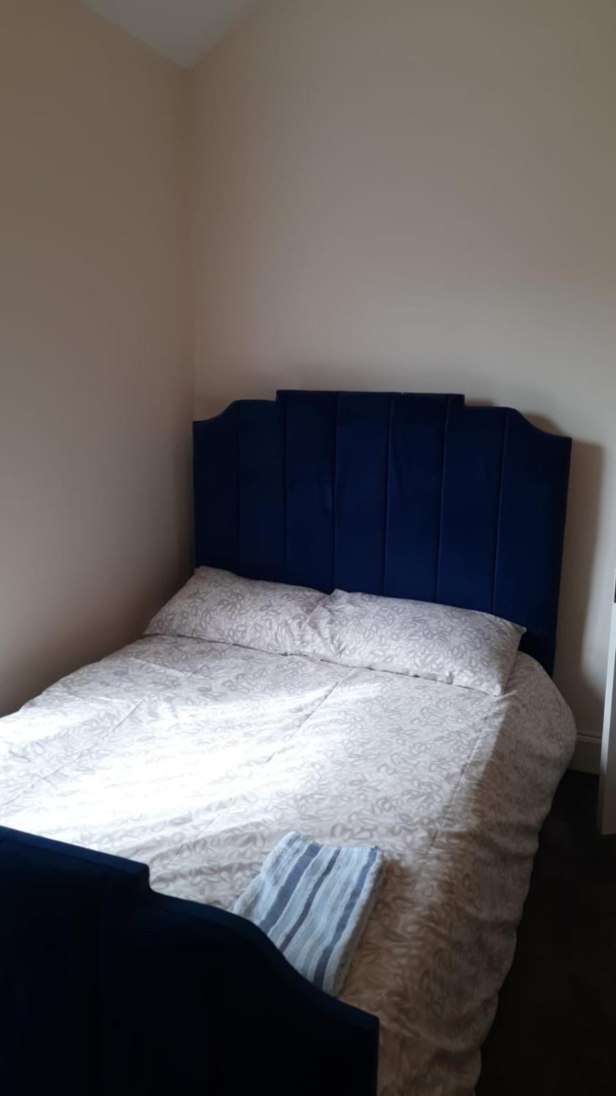 וואלסל Lovely Bedroom With Shared Kitchen & Bathroom Free Parking מראה חיצוני תמונה