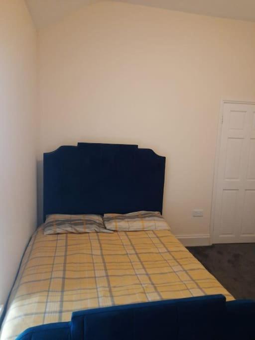 וואלסל Lovely Bedroom With Shared Kitchen & Bathroom Free Parking מראה חיצוני תמונה